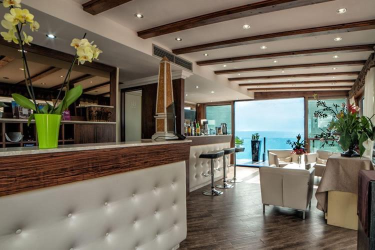Borromeo Hotel 3*