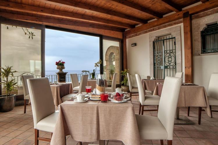Borromeo 3* Taormina